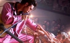 Film Elvis najemotivnija je priča o spektakularnoj karijeri i nevjerojatnom talentu