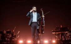 Hauserova turneja „Rebel with a Cello“ oduševljava Europu
