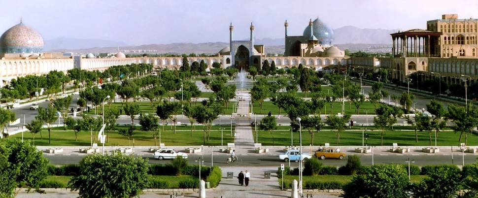 Iran je zemlja stare Perzije prepuna znamenitosti, božanstvene arhitekture i sjajne umjetnosti