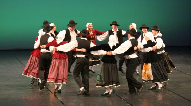 folklorni-ansambl-markovac-1