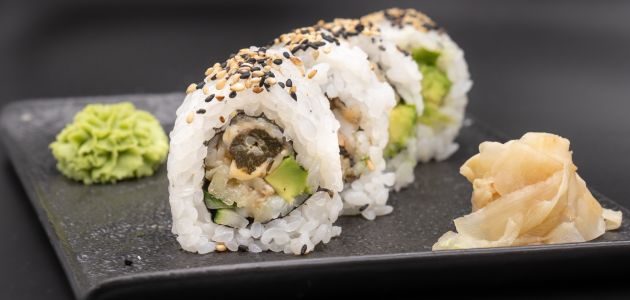 Oyster roll ili sushi s kamenicama prava je poslastica za sve ljubitelje morskih plodova
