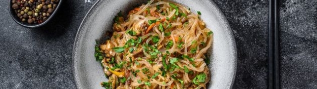 Junetina u woku s rižinim rezancima za sve ljubitelje kineske kuhinje