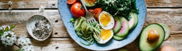 Dva vrhunska recepta za salate od rotkvice i mladog luka za sve koji traže lagani i zdravi obrok