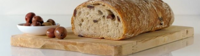 Kruh s maslinama i ružmarinom