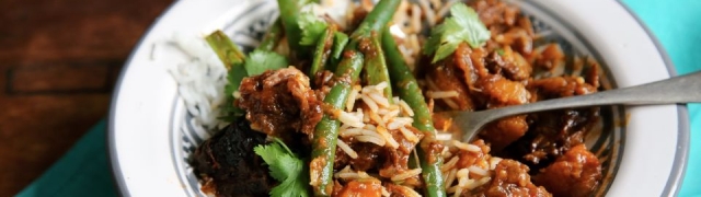 Brzi recept iz azijske kuhinje – pržena govedina s rižom prema pripremi Jamesa Olivera