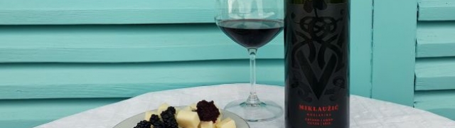 Crveno i crno cuvée 2018 najpoželjniji spoj uz fini zalogaj na vašem stolu
