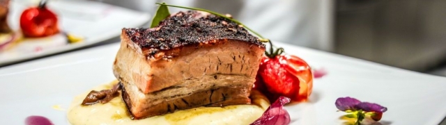 Kako pripremiti mojo svinjetinu u pećnici ili slow cookeru