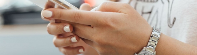 Zašto su bijeli nokti u manikuri noktiju novi hit i trend u boji lakova koje ćemo nositi ove jeseni i zime