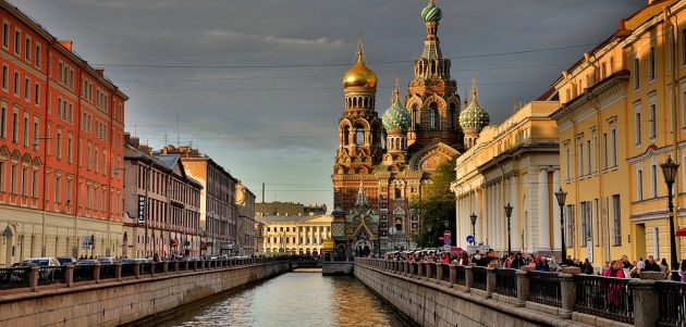 Sankt Peterburg: Zabava i hrana na ruski način