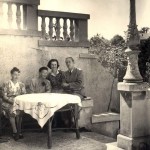Na terasi, slijeva nadesno Anka Gvozdanović, Margita Čokel, Nada i Zvonko Gvozdanović, fotodokumentacija MUO