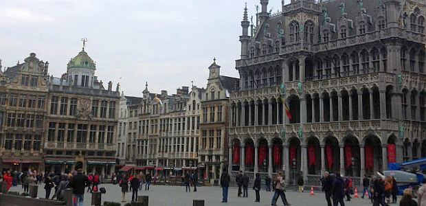 KatWalking in Brussels, Belgium