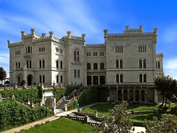 trst dvorac miramare italija