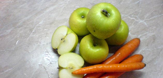 Sok od mrkve i jabuka