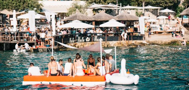 Eksluzivno predstavljen novi Mumm Grand Cordon Rosé šampanjac Eksluzivno predstavljen novi Mumm Grand Cordon Rosé šampanjac