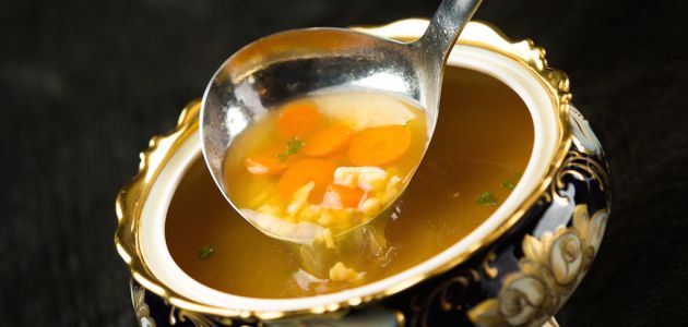 Kokošja juha prema domaćem receptu naših baka