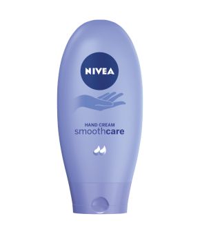 nivea-hand-woman-4