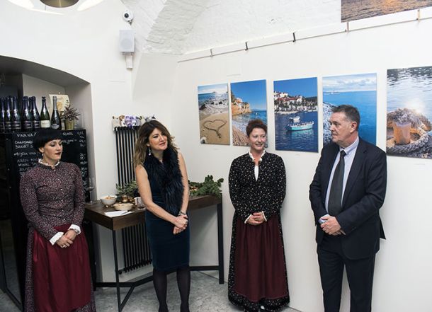 otvaranje-izlozbe-hvar-2