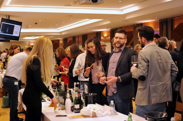 salon-pjenusavih-vina-1