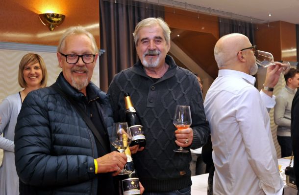 salon-pjenusavih-vina-4