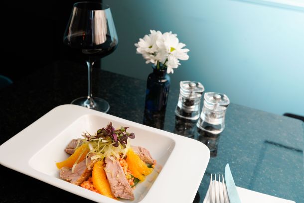 Tuna confit, crvena leca, naranca, koromac - Mime's