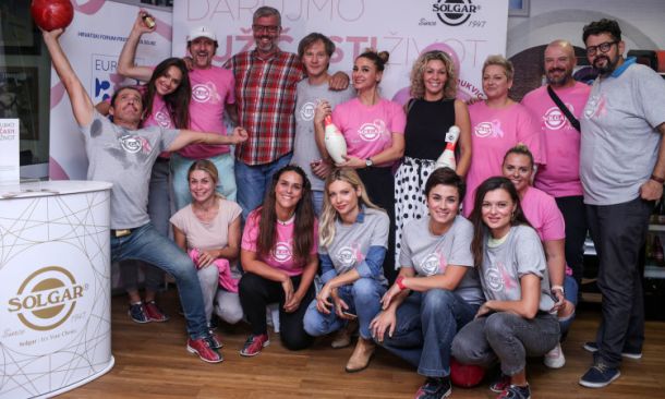 darujmo-ruzicasti-zivot-1