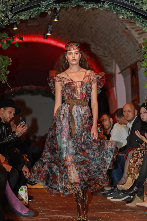 hippy-garden-neverstopchanging-revija-4