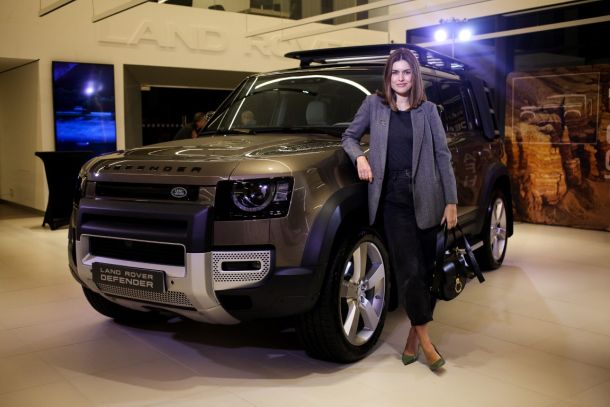 land-rover-defender-2