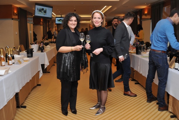 4.Salon pjenušavih vina Zagreb (1) Organizatorice Marija Vukelić i Nina Levičnik-1