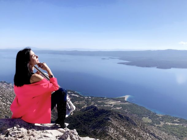 ana-rucner-klasicna-bol-1