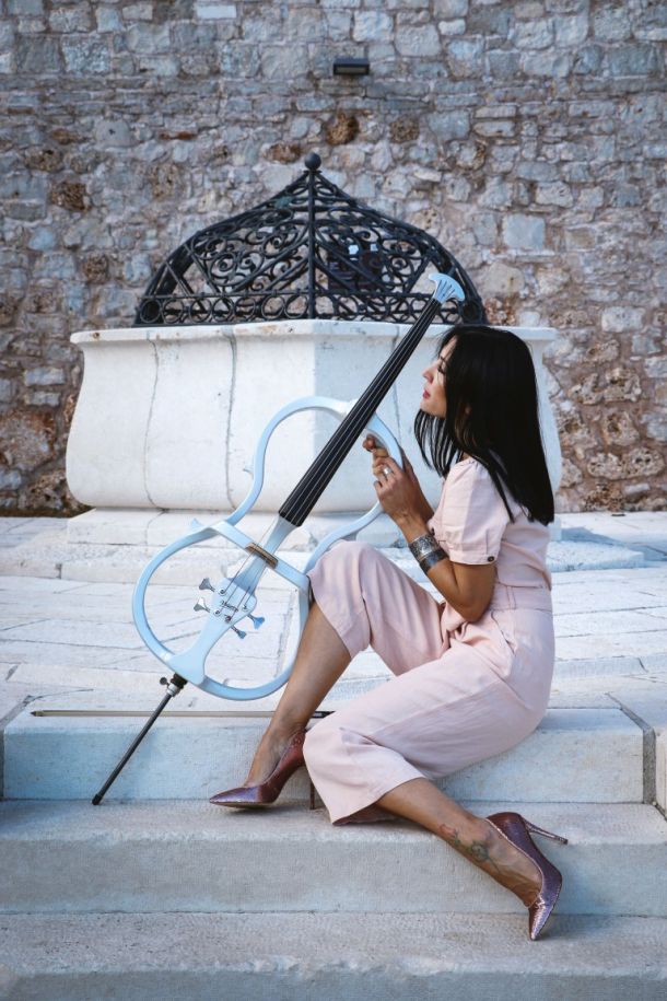 ana-rucner-klasicna-bol-2