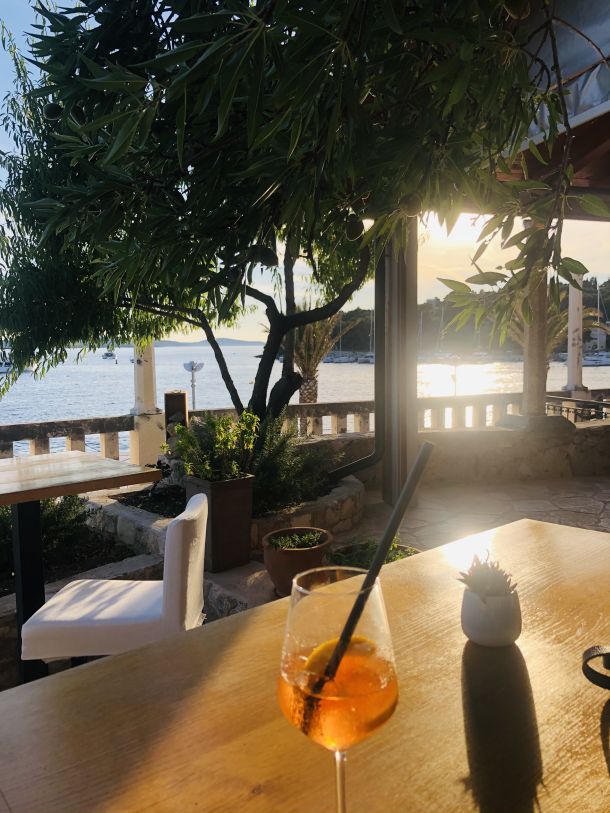 terasa restoran divino grad hvar