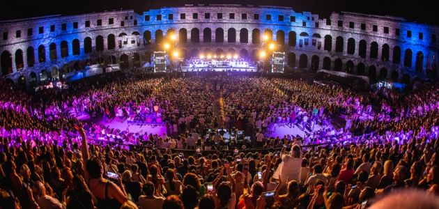Zdravko Čolić veličanstvenim koncertom oduševio pulsku arenu