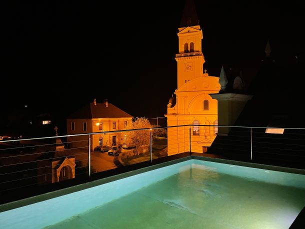 bazen na krovu dvorac gregorcic