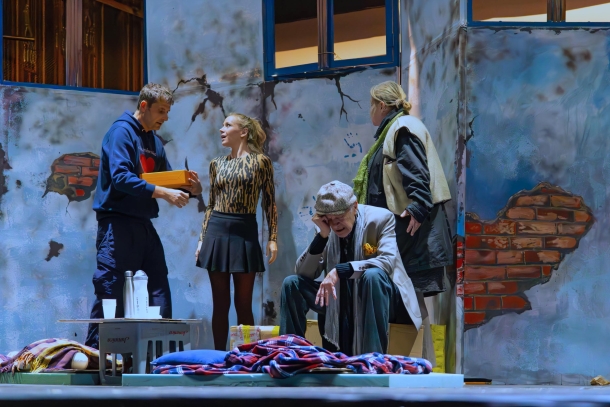 predstava-mi-tu-samo-spavamo-1