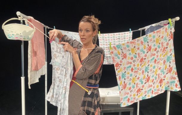 predstava super mama Jelena Hadži  Manev