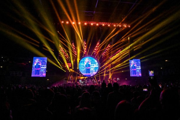 crvena-jabuka-koncert-1