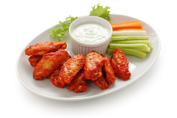 Buffalo,Chicken,Wings,With,Blue,Cheese,Dip