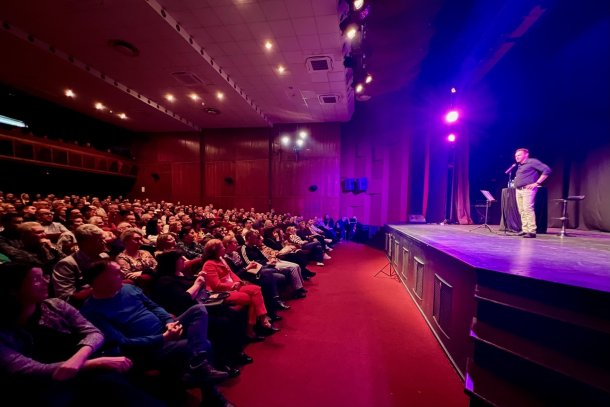 enis-beslagic-predstava-1