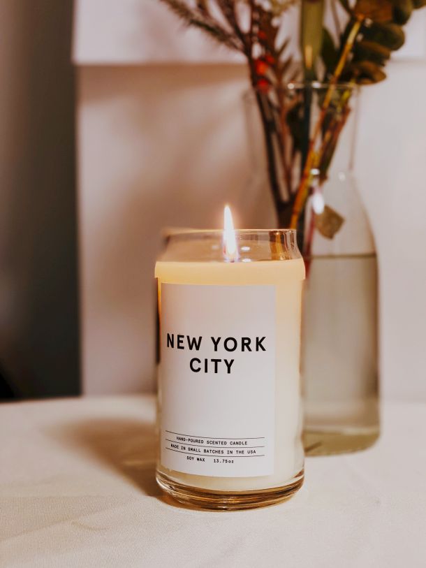 kako mirisi new york mirisna svijeca