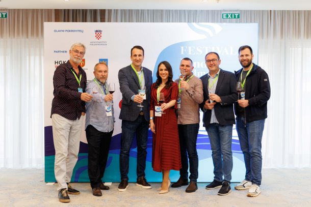 vino-dalmacije-izlozba-1