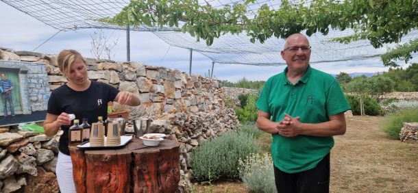 Fjori fôra vrt hvar bracni par zeljka Curin