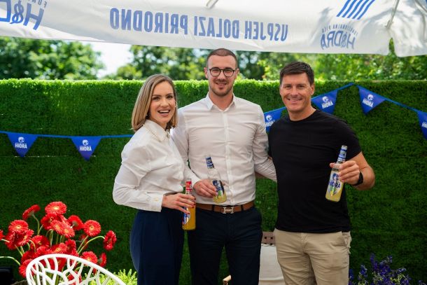 voditeljica Ana Radisic specijalist za brendove u Zagrebačkoj pivovari Ivan Jonjić i Ivica Kostelic