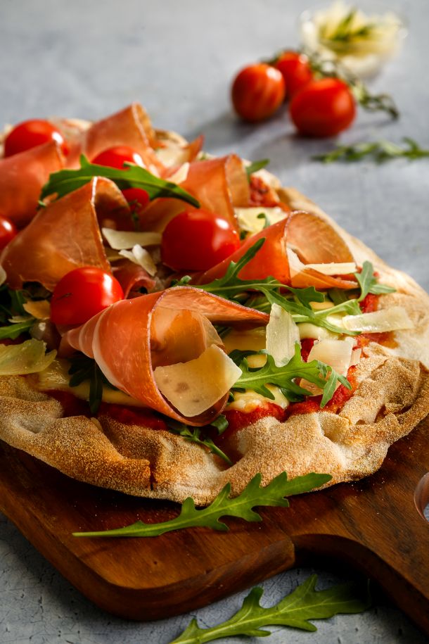 Pinsa Prosciutto pan pek dostava pekara