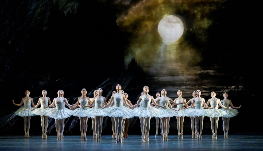 labude jezero 2024 kinoRoyal Ballet Photograph by Tristram Kenton