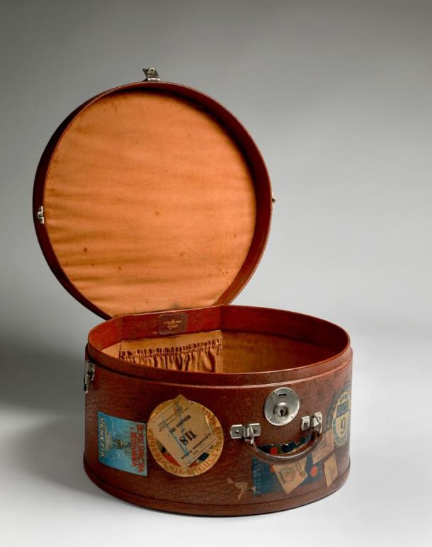 izlozba Kovčeg-za-šešire pripadao-Zlati-Mervar