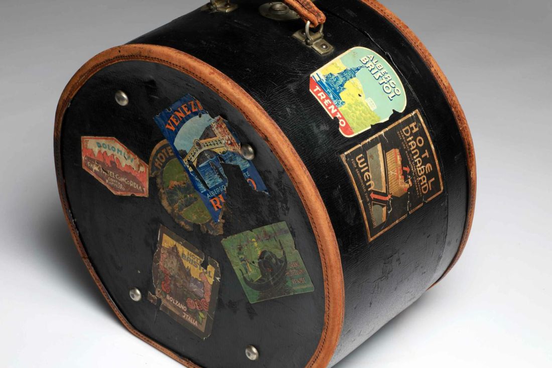 izlozba Kovčeg-za-šeširepripadao-Hedi-Dubac-sohaj