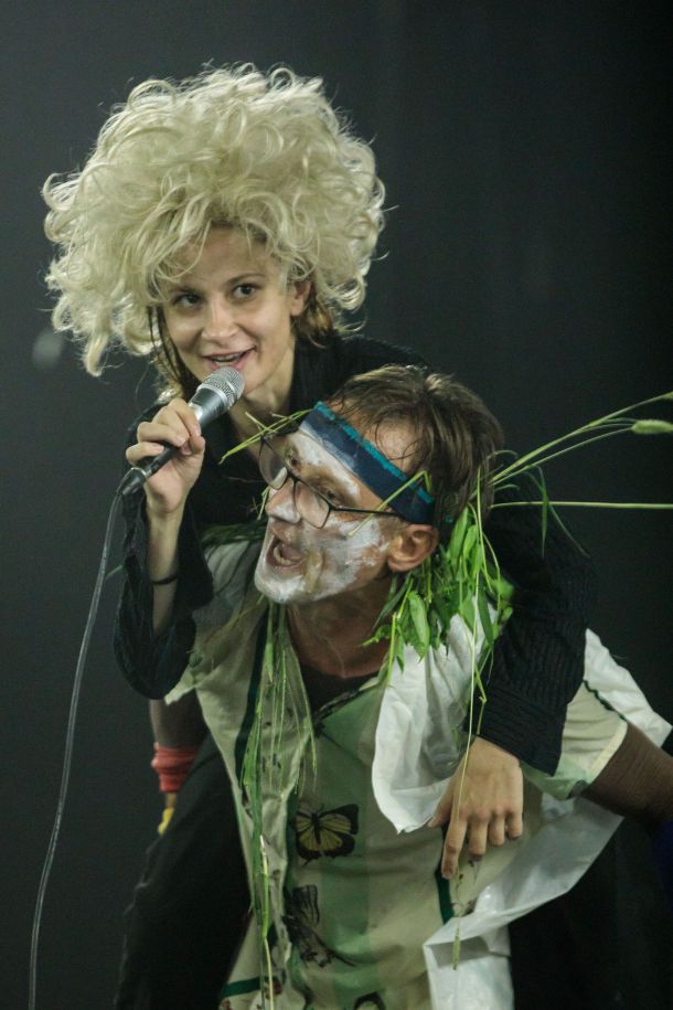 predstava solo redateljica glumica Nina Rajic Kranjac i glumac Mandic