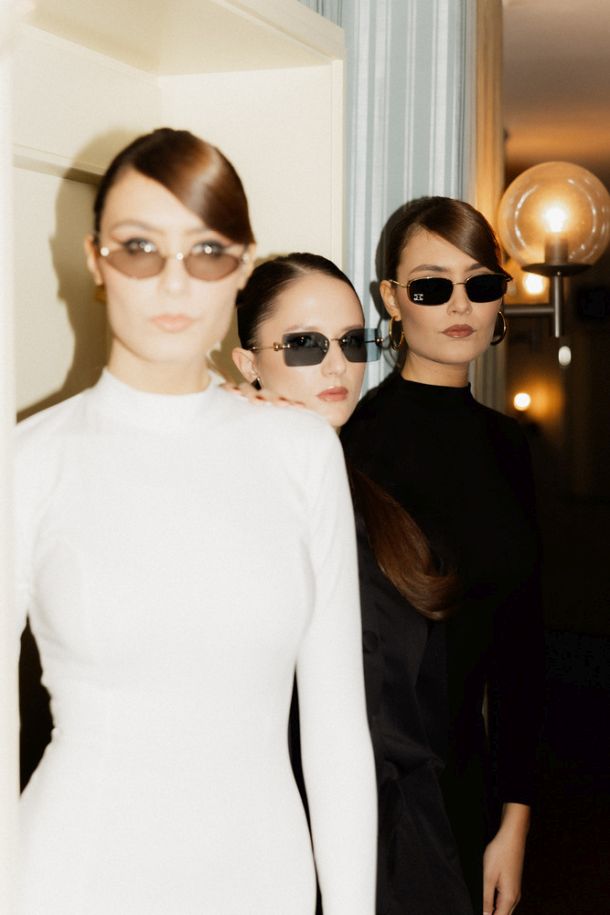 ANOVI_revija haljine suncane naocale