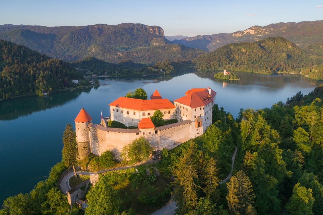 jezero bled stari grad blejski grad Jost Gantar