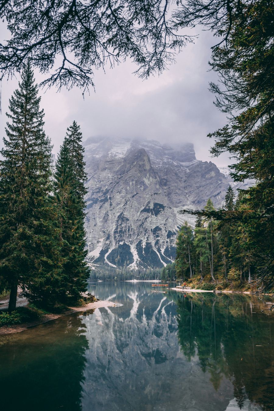 Lago di Braies jesen na jezeru italija putovanja vikend izlet